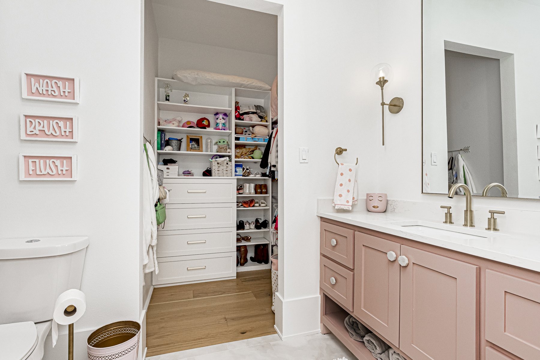 Bathrooms cabinetry